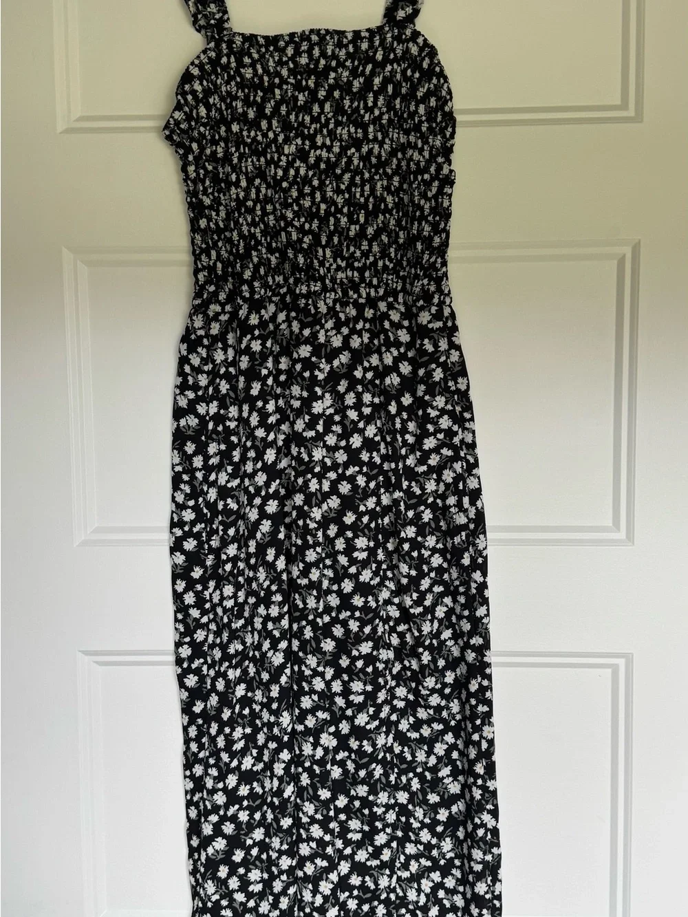 Abercrombie & Fitch Black and White Floral Smocked Midi Dress
